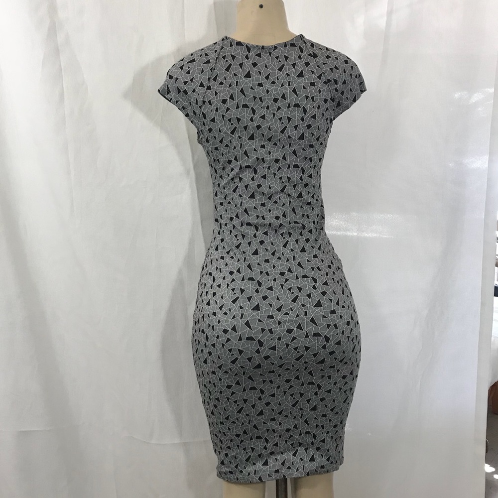 Beautiful bodycon dress size s/m very stretchy - Picture 3 of 6